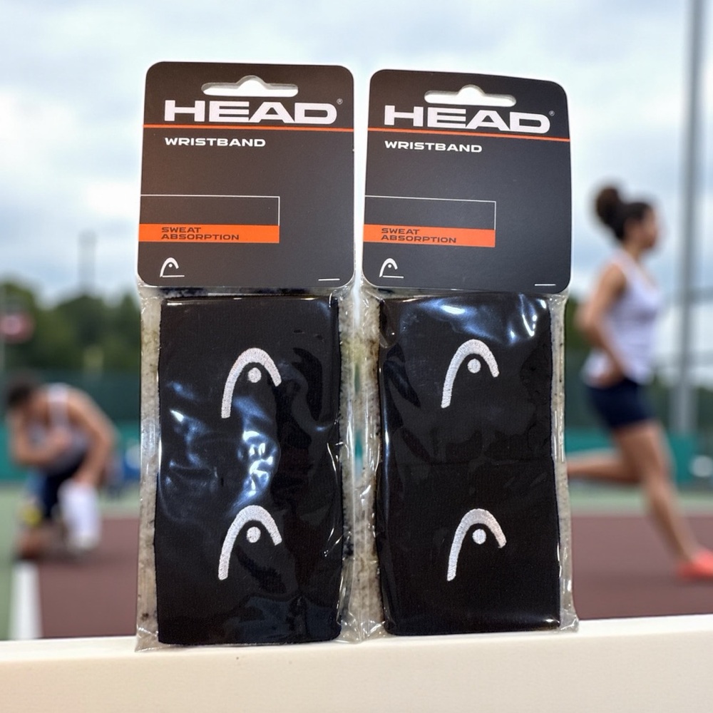 New With Tag HEAD 2.5” inch Women’s sweat absorption wristbands black